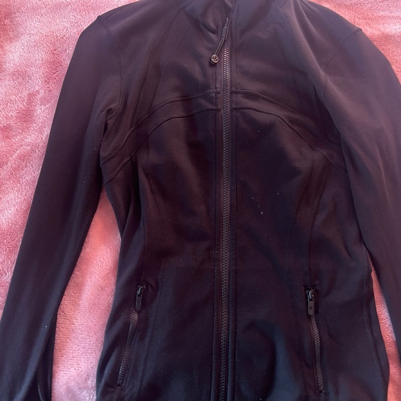 Black define jacket (Luon) zipper works perfectly. Color is not faded! - Picture 3 of 4